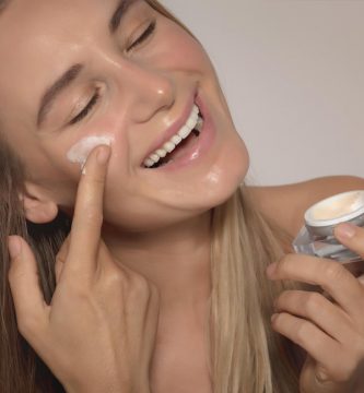 Quita las ojeras con cremas para contorno de ojos